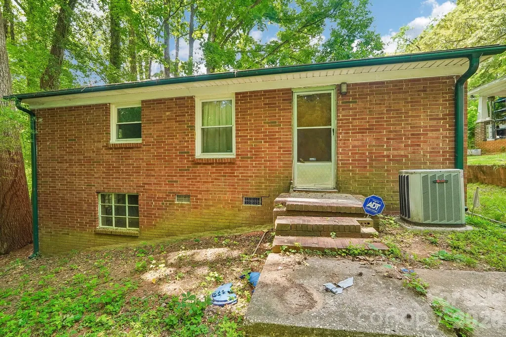 1936 St Paul Street Charlotte NC 28216