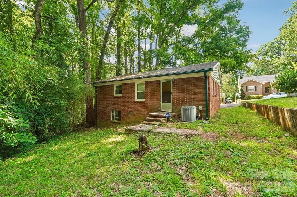 1936 St Paul Street Charlotte NC 28216