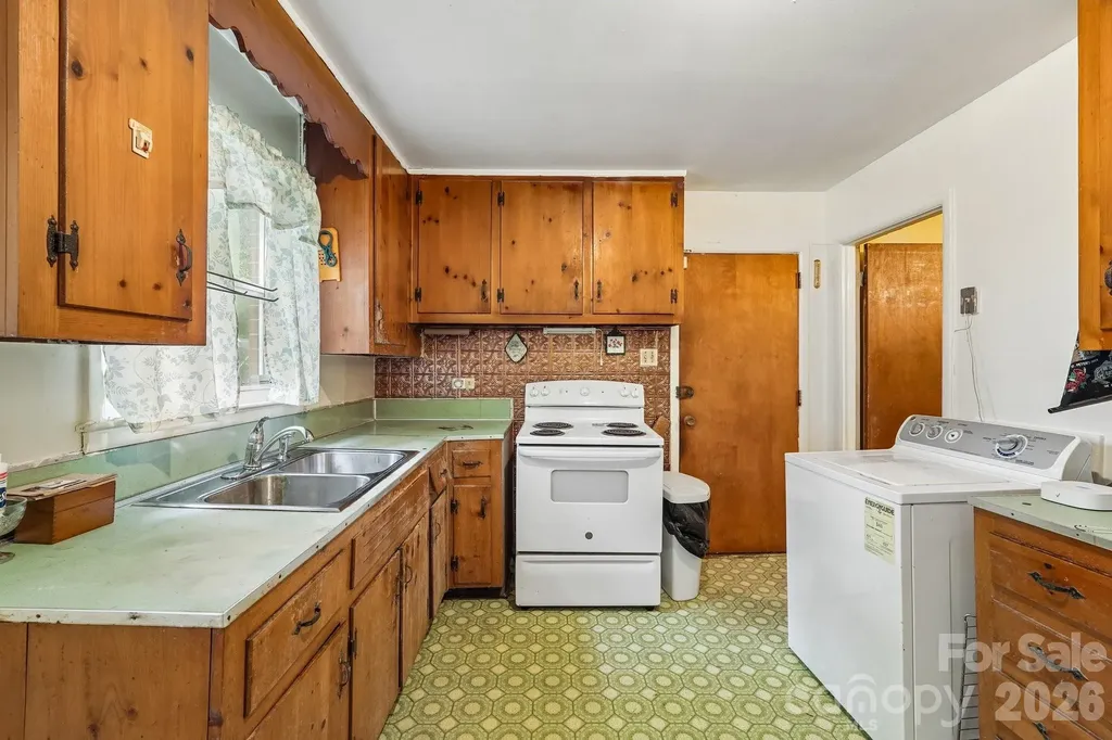 1936 St Paul Street Charlotte NC 28216