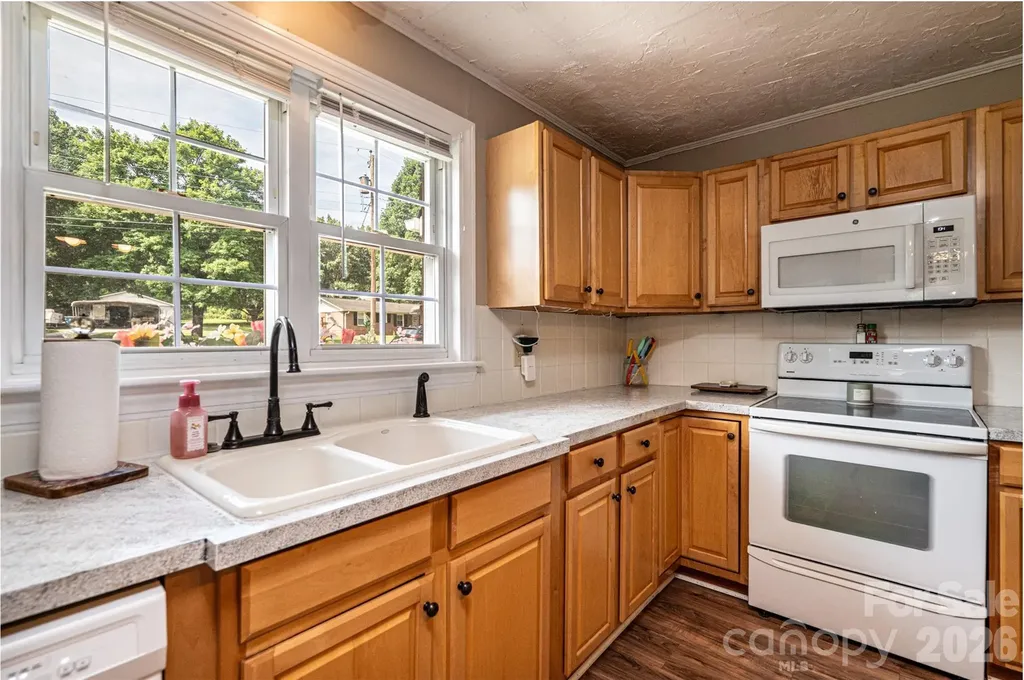 108 Merrywood Drive Lenoir NC 28645