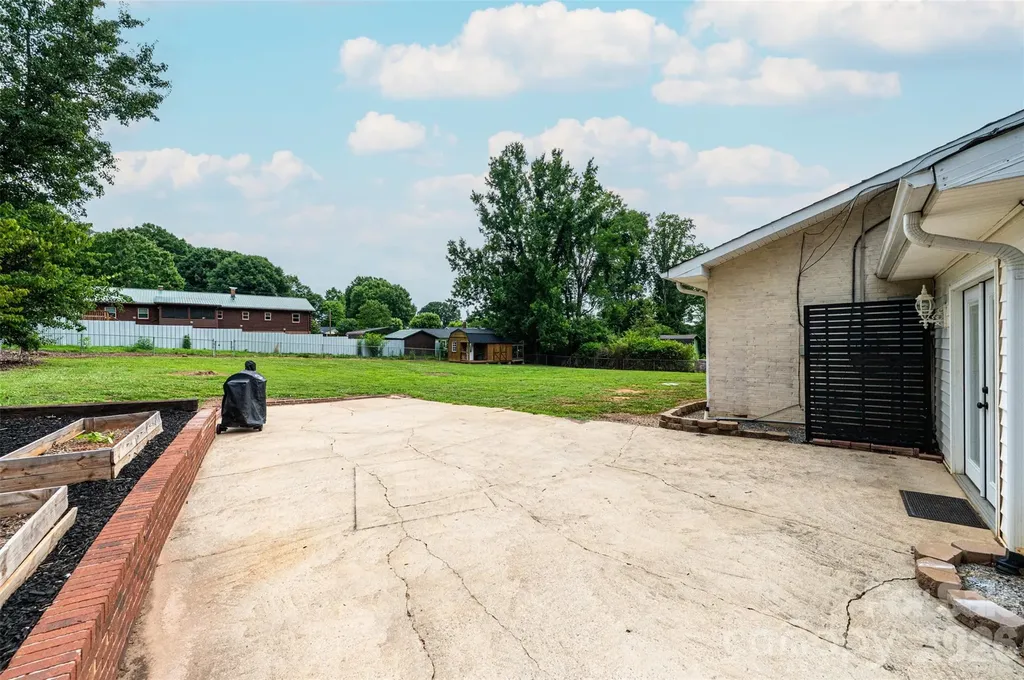 108 Merrywood Drive Lenoir NC 28645