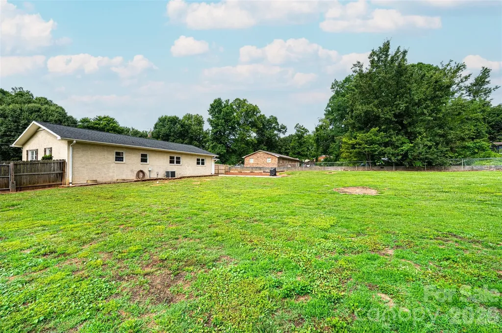 108 Merrywood Drive Lenoir NC 28645