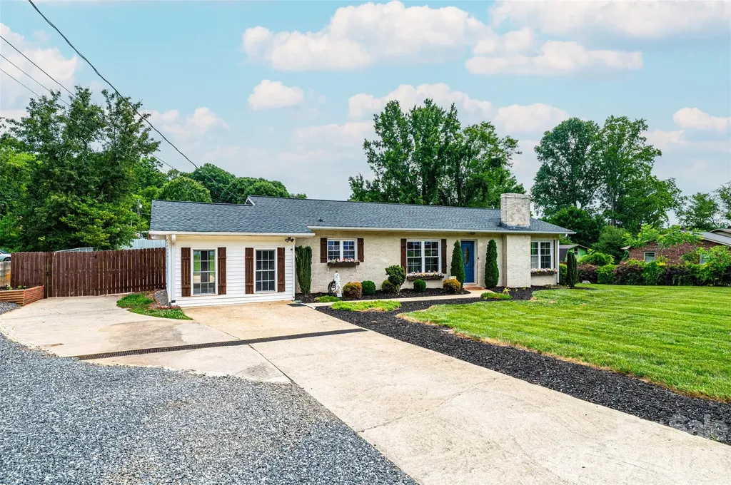 108 Merrywood Drive Lenoir NC 28645