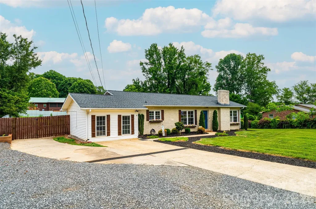108 Merrywood Drive Lenoir NC 28645