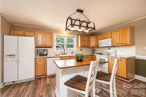 108 Merrywood Drive Lenoir NC 28645