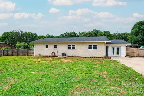 108 Merrywood Drive Lenoir NC 28645