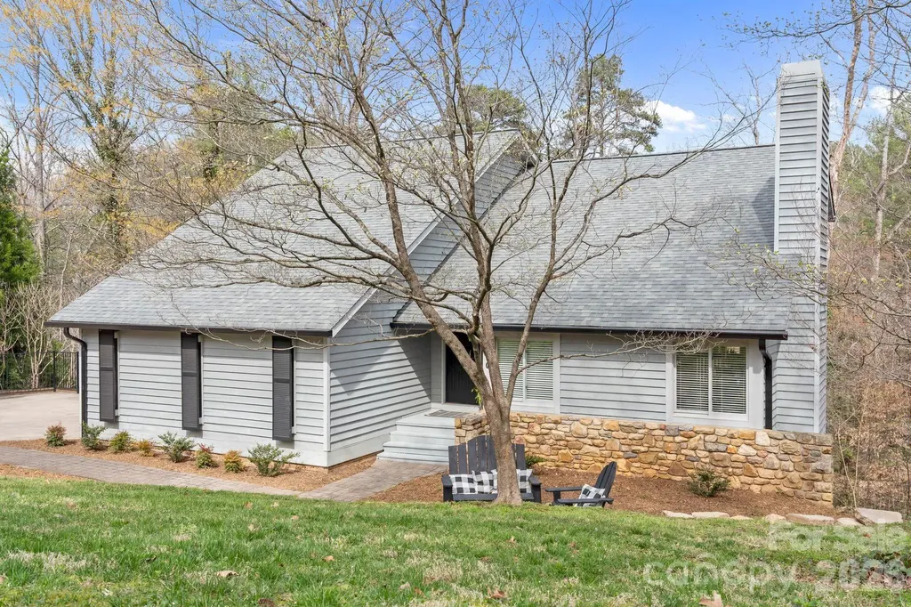 350 21st Avenue Drive NW Hickory NC 28601