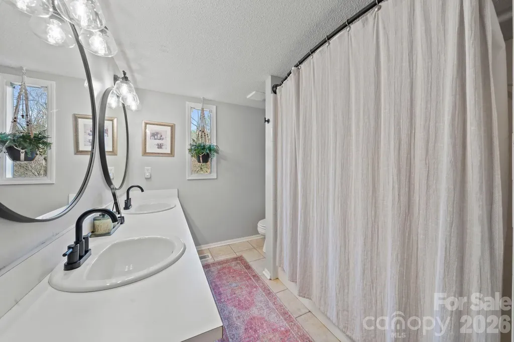 350 21st Avenue Drive NW Hickory NC 28601