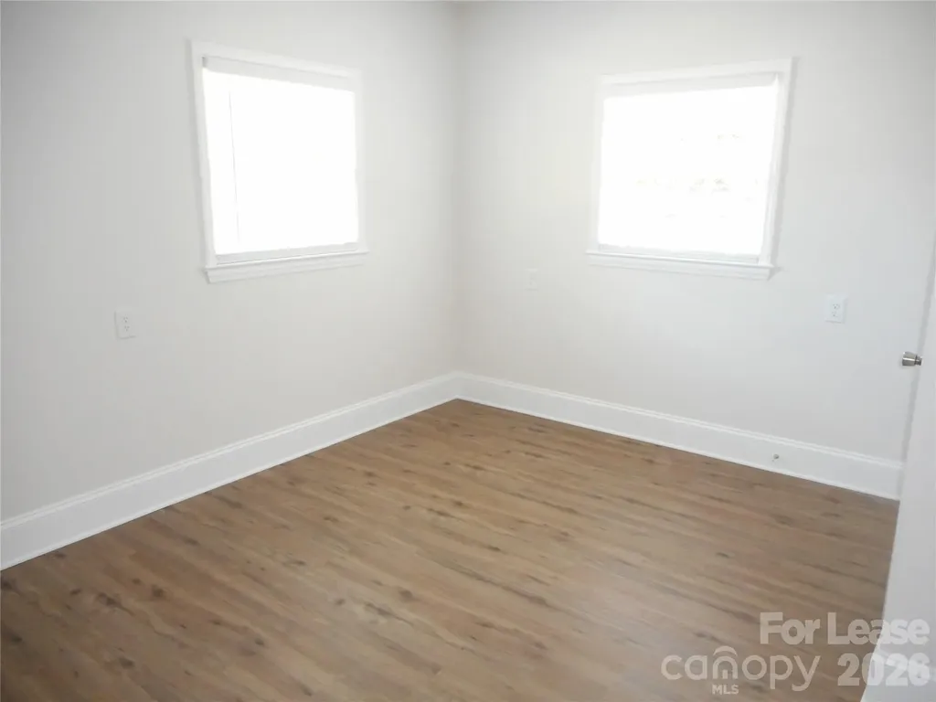 7556 Thorncliff Drive Charlotte NC 28210