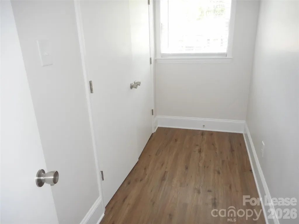7556 Thorncliff Drive Charlotte NC 28210