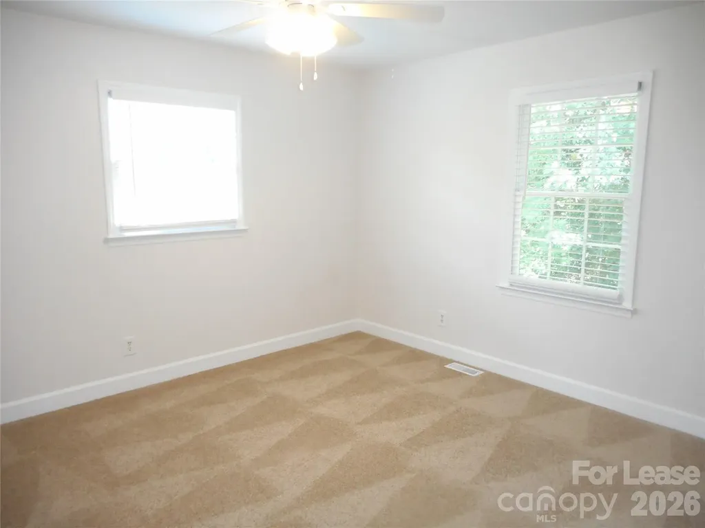 7556 Thorncliff Drive Charlotte NC 28210