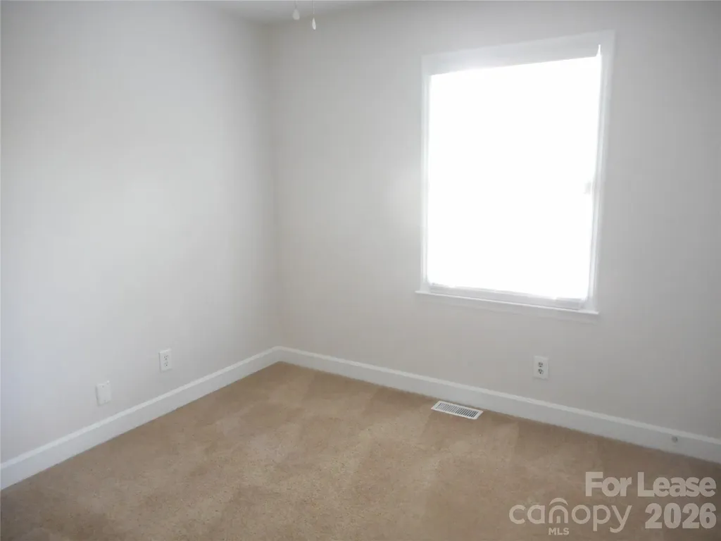 7556 Thorncliff Drive Charlotte NC 28210