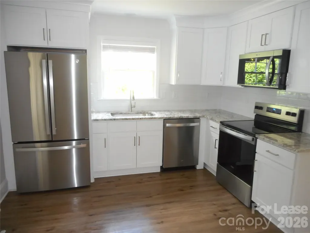 7556 Thorncliff Drive Charlotte NC 28210