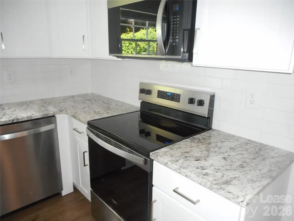 7556 Thorncliff Drive Charlotte NC 28210