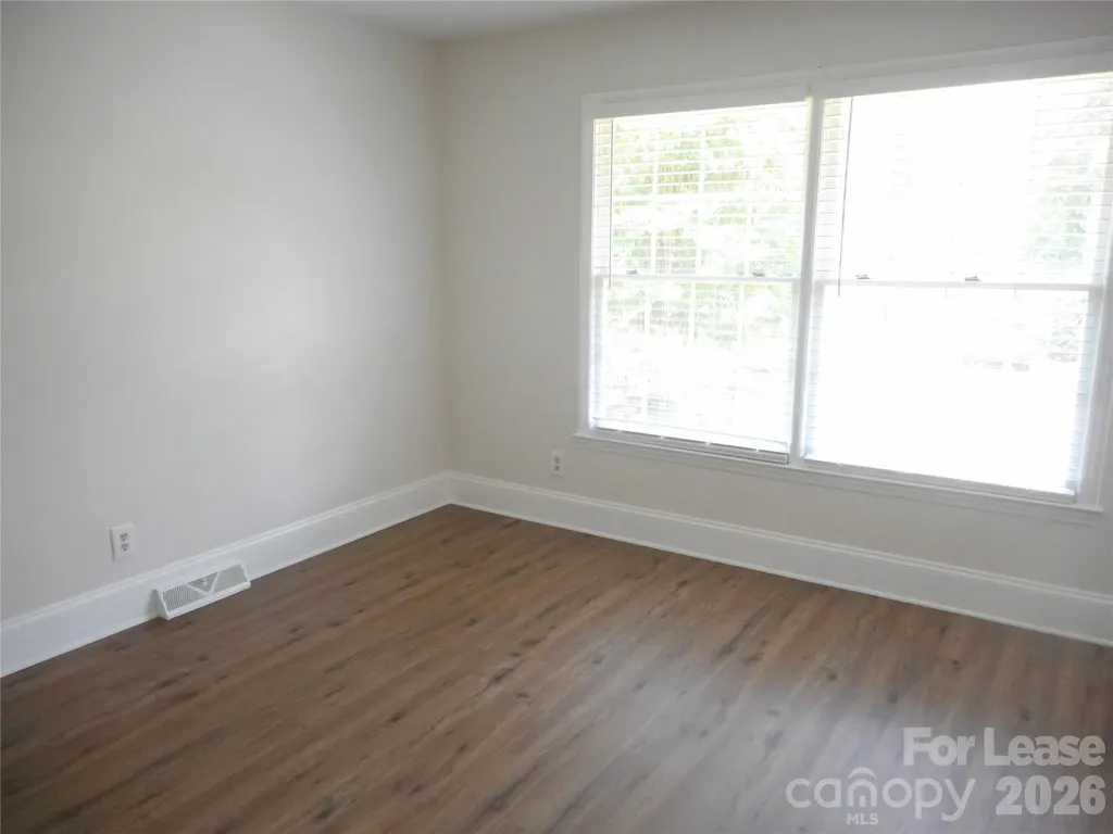 7556 Thorncliff Drive Charlotte NC 28210