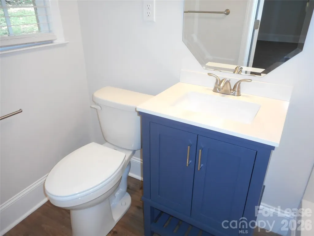 7556 Thorncliff Drive Charlotte NC 28210