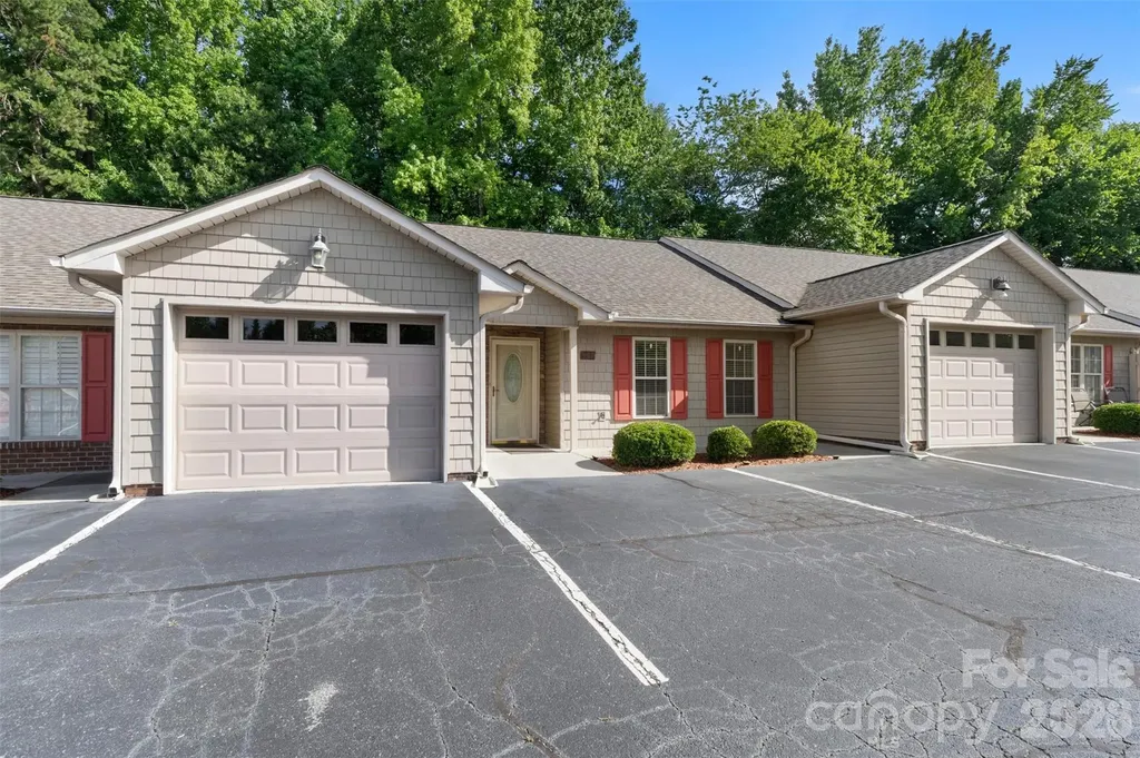 402 Pinefield Place Thomasville NC 27360