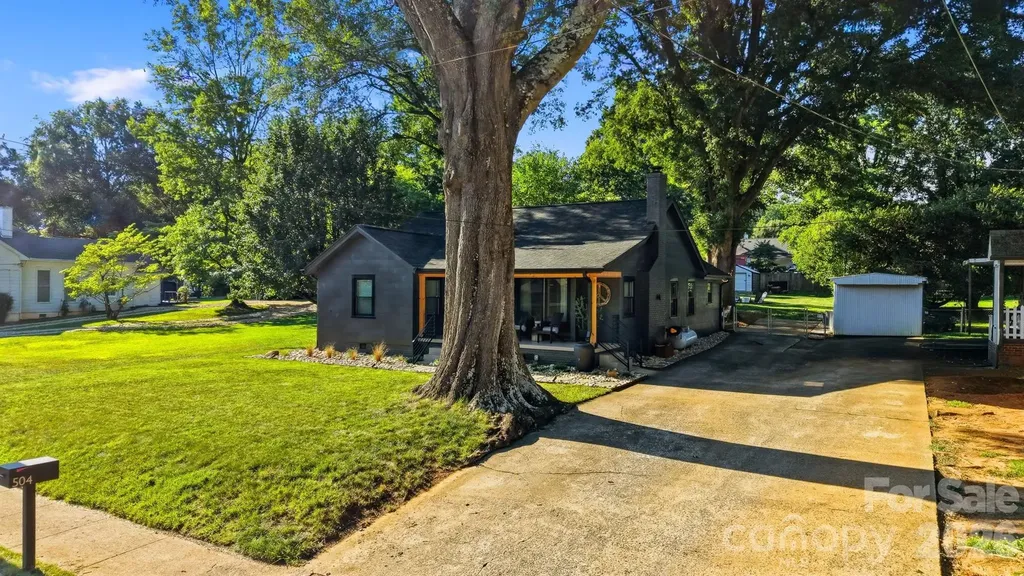 504 W 6th Street Newton NC 28658