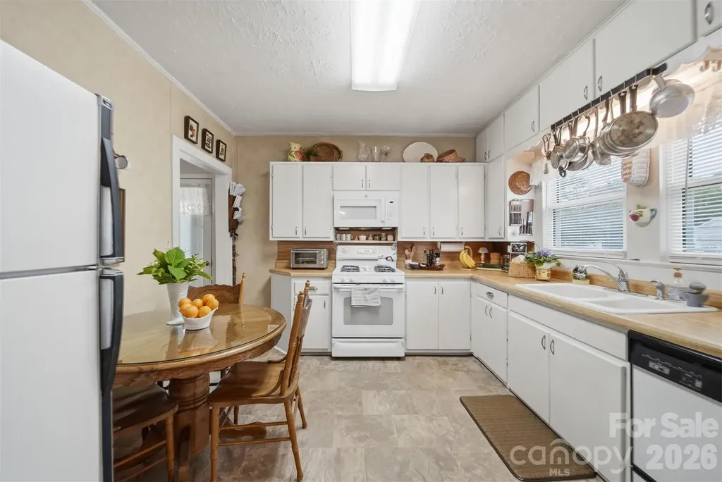 408 Garrou Avenue SE Valdese NC 28690