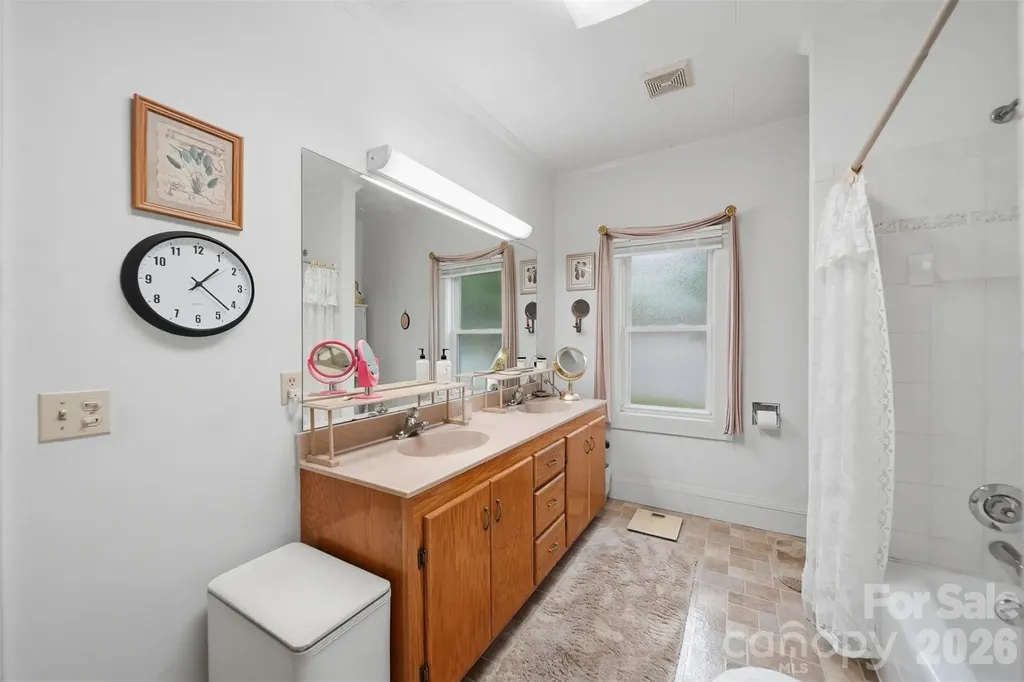 408 Garrou Avenue SE Valdese NC 28690