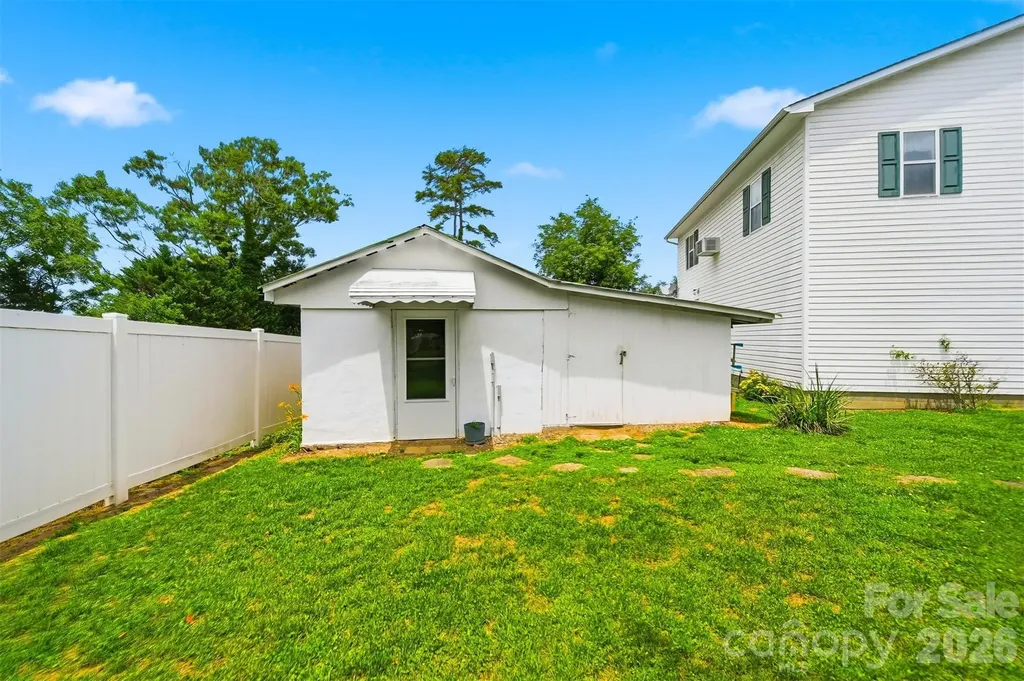 408 Garrou Avenue SE Valdese NC 28690