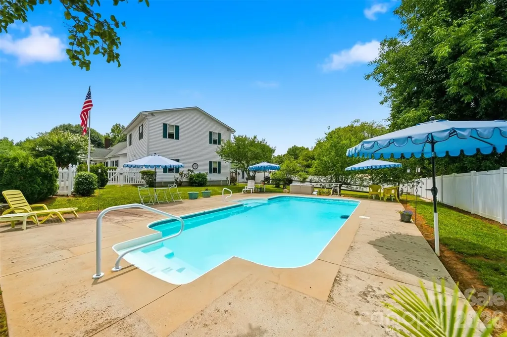 408 Garrou Avenue SE Valdese NC 28690