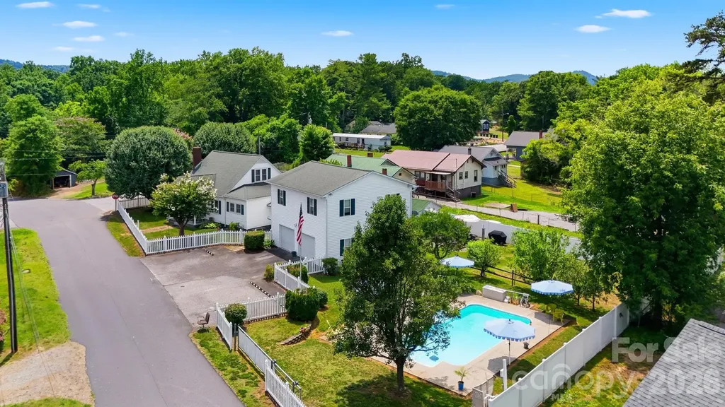 408 Garrou Avenue SE Valdese NC 28690