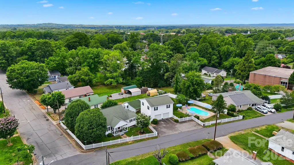 408 Garrou Avenue SE Valdese NC 28690