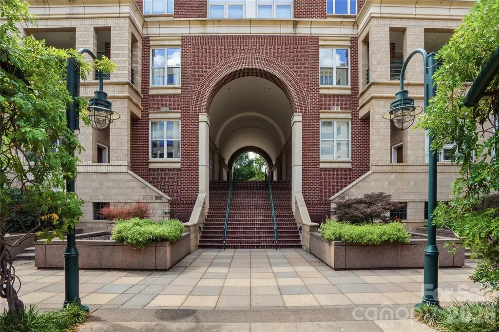 400 N Church Street Charlotte NC 28202