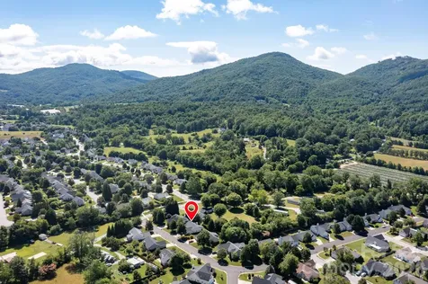 35 Meadow Pathway Drive Fletcher NC 28732