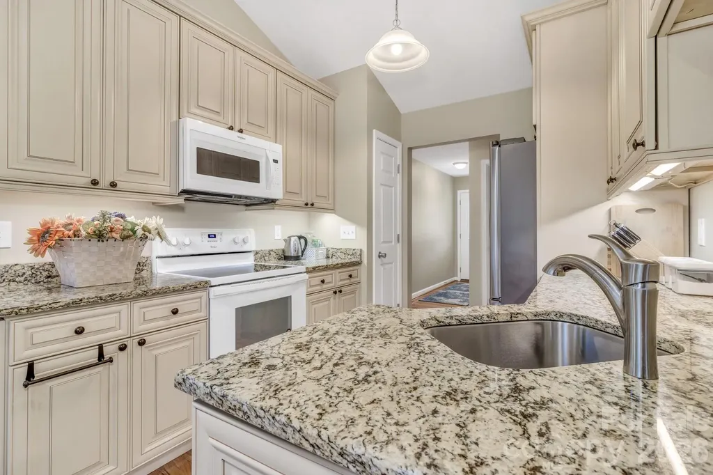210 Allen Paul Drive Hendersonville NC 28791
