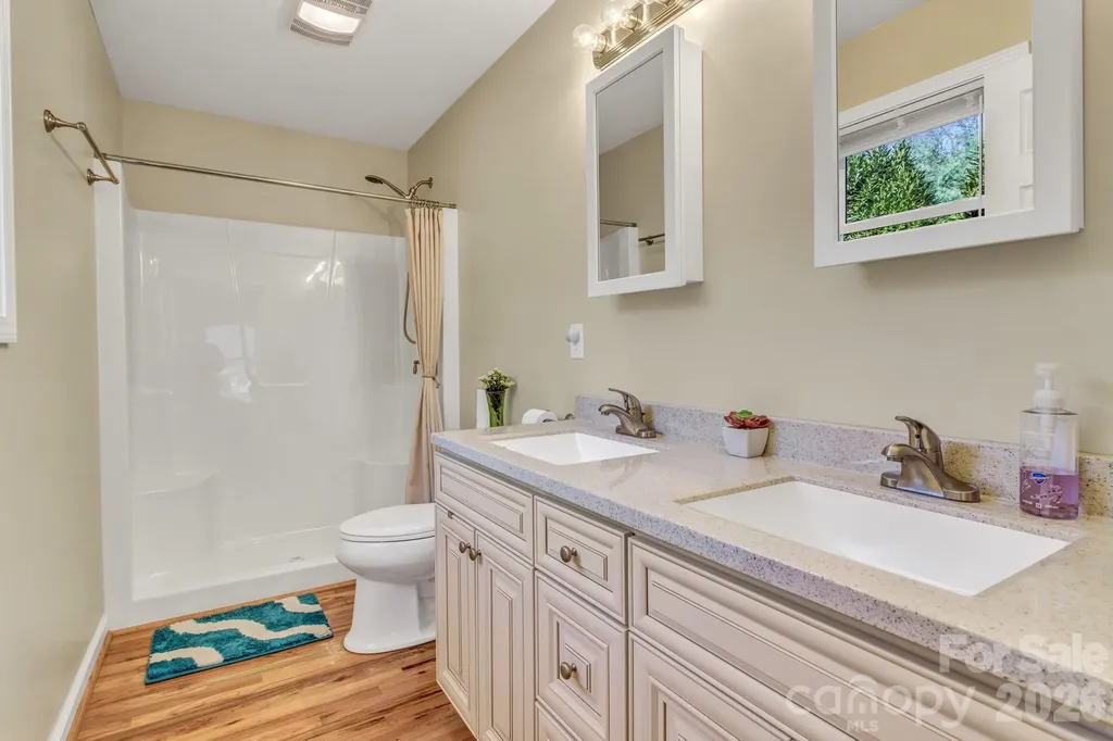 210 Allen Paul Drive Hendersonville NC 28791