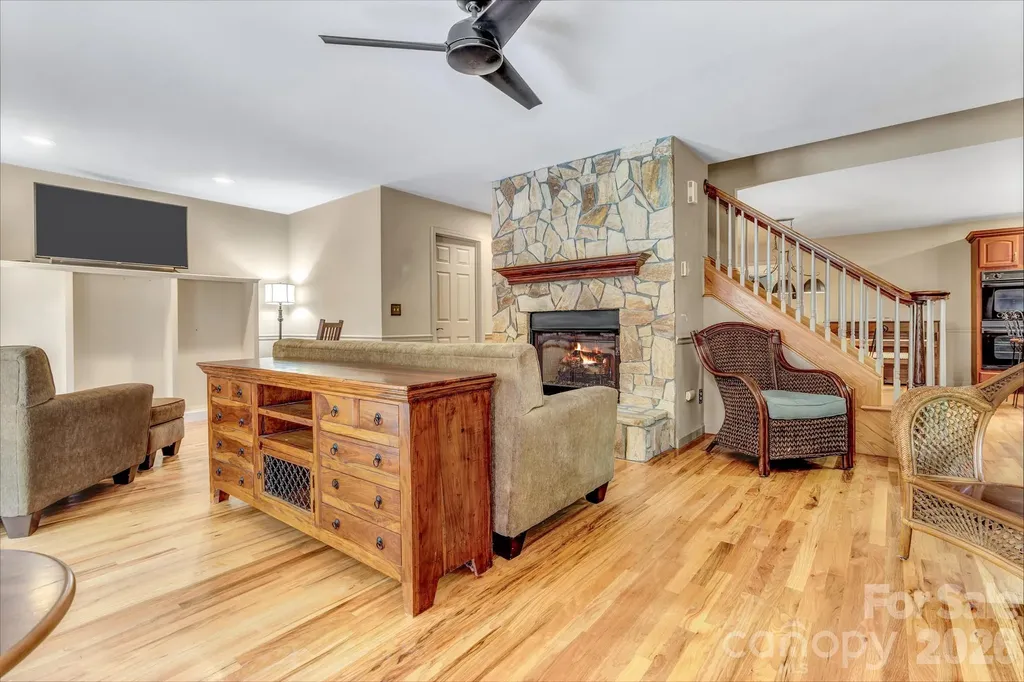 237 Woodys Drive Hendersonville NC 28792