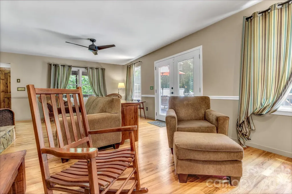 237 Woodys Drive Hendersonville NC 28792