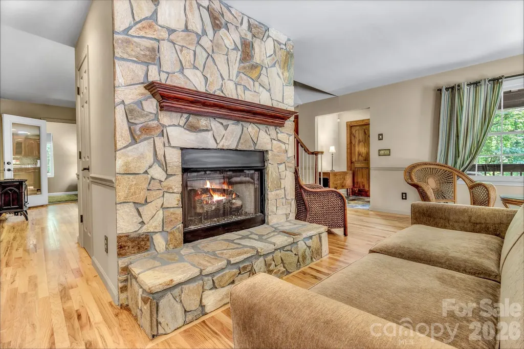 237 Woodys Drive Hendersonville NC 28792