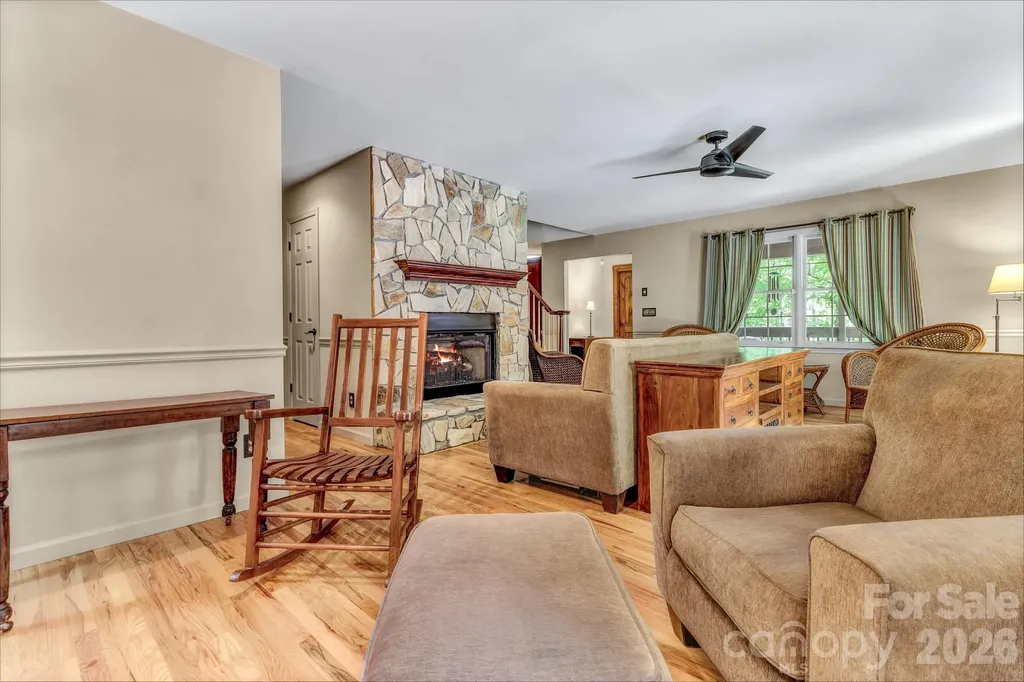 237 Woodys Drive Hendersonville NC 28792
