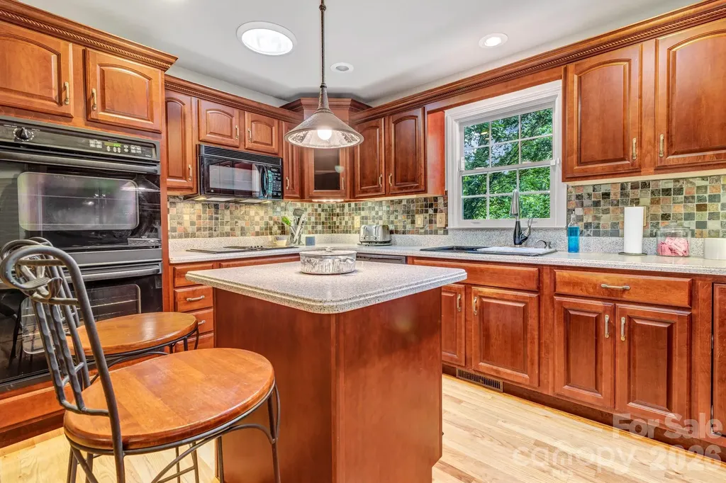 237 Woodys Drive Hendersonville NC 28792