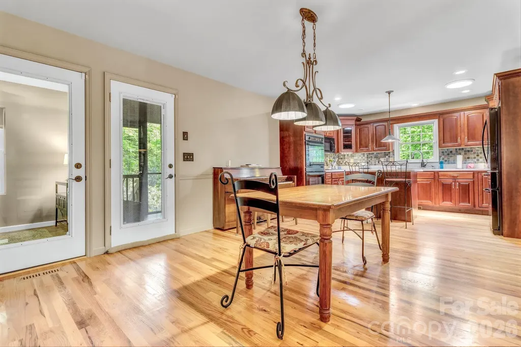 237 Woodys Drive Hendersonville NC 28792