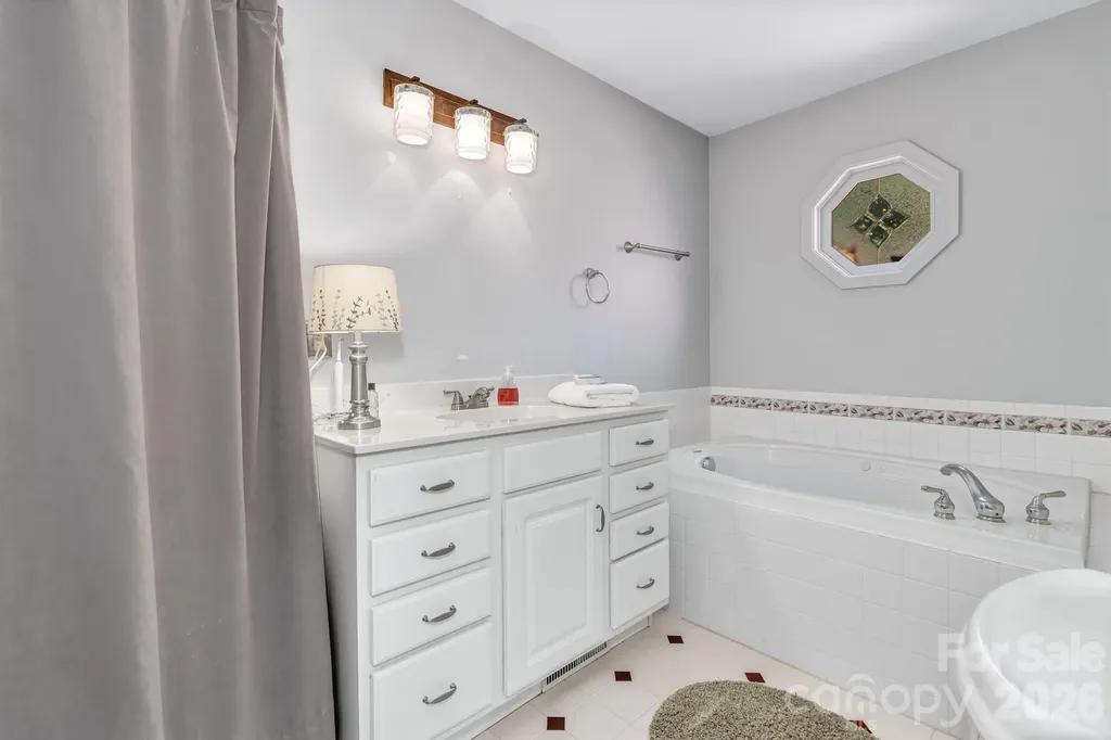 237 Woodys Drive Hendersonville NC 28792