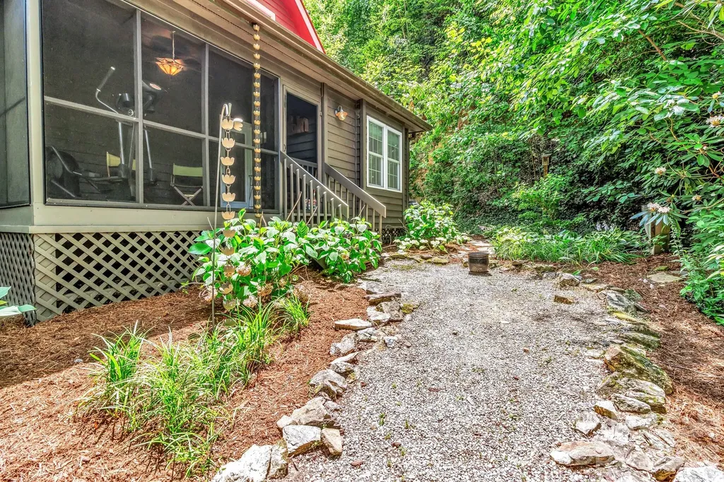 237 Woodys Drive Hendersonville NC 28792