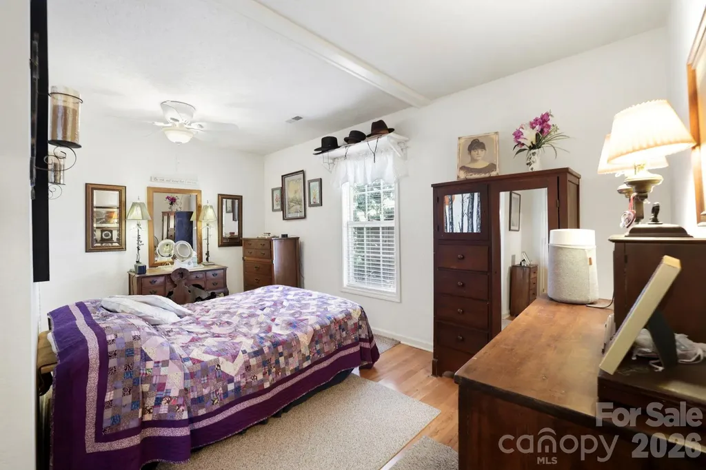 658 Enka Lake Road Candler NC 28715