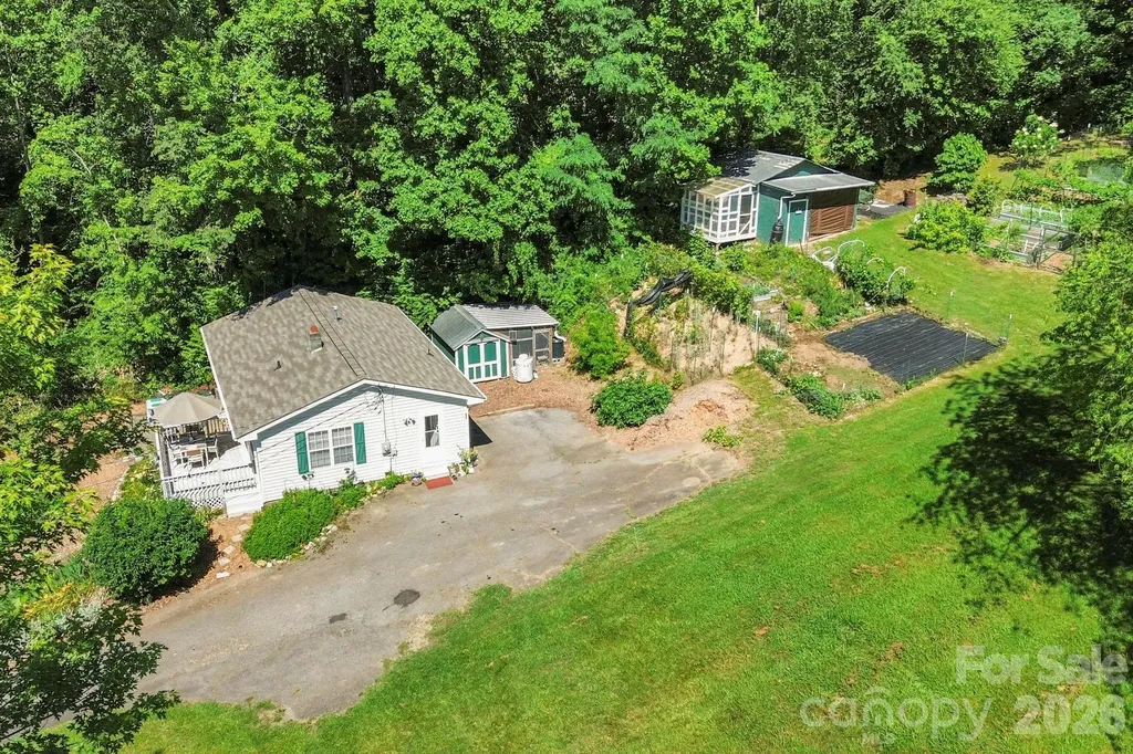 658 Enka Lake Road Candler NC 28715