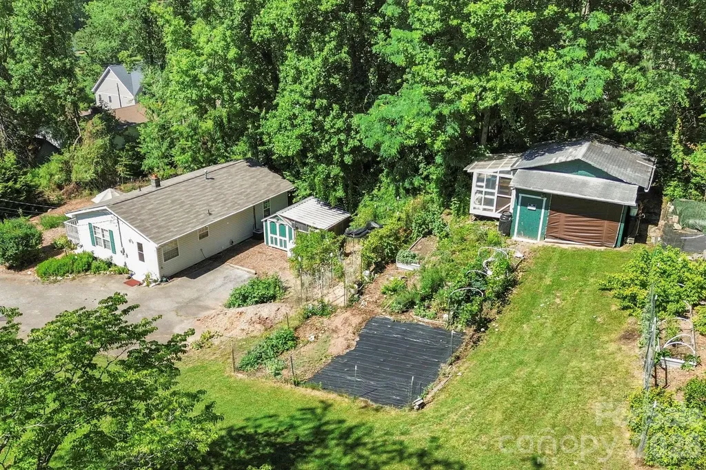 658 Enka Lake Road Candler NC 28715