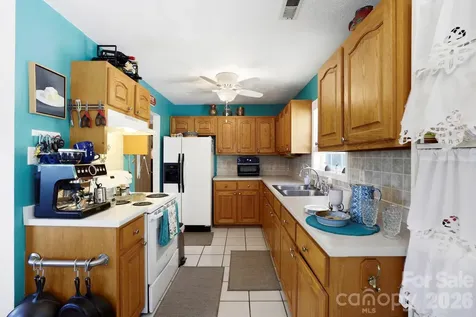 658 Enka Lake Road Candler NC 28715