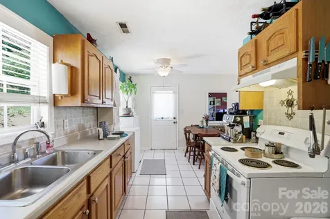 658 Enka Lake Road Candler NC 28715