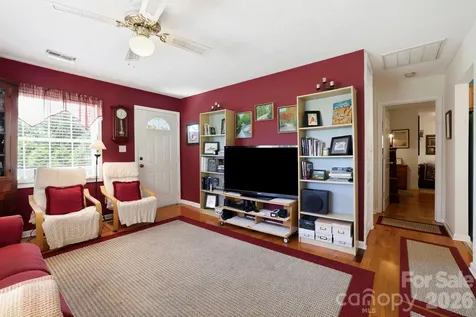 658 Enka Lake Road Candler NC 28715