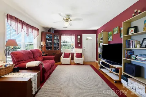 658 Enka Lake Road Candler NC 28715