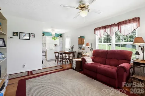 658 Enka Lake Road Candler NC 28715