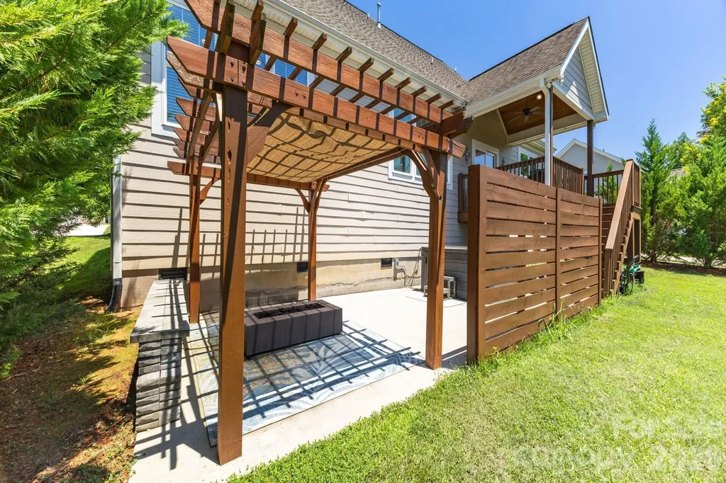 1210 39th Avenue NE Hickory NC 28601
