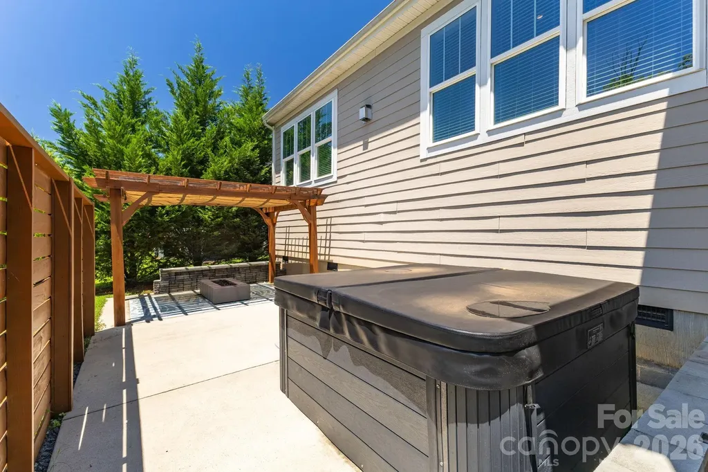 1210 39th Avenue NE Hickory NC 28601